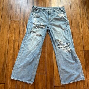 American Eagle Distressed Light Blue Skater Jean